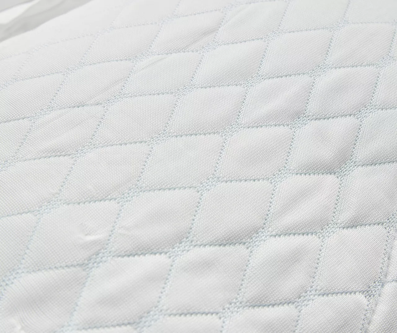Broyhill White Ultimate Chill Mattress Pad 6 Broyhill White Ultimate Chill Mattress Pad - Image 4